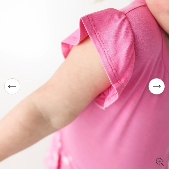 •NEW•Posh Peanut Ruffled Capsleeve Basic T-Shirt - Picture 5 of 6